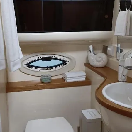 Sunset River Bateau-hôtel *