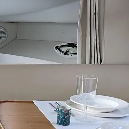 Botel Sunset River *