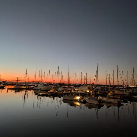 Sunset River Bateau-hôtel *