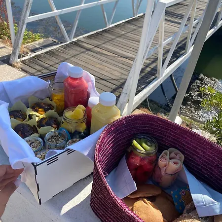 Sunset River Πλωτό κατάλυμα *