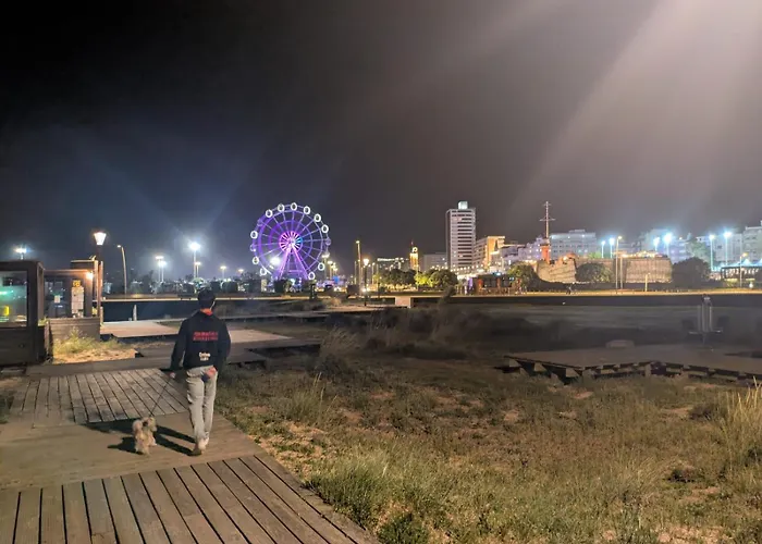 Ботель Sunset River *