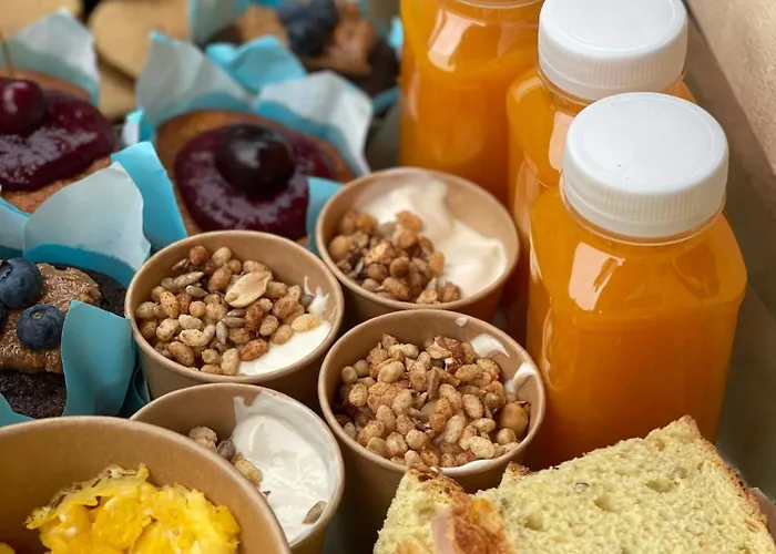 Ботель Sunset River *